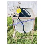 Domestic Anchor Brand Clothes Ringer