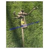 Large Pole Mount Multi-Purpose Vise