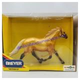 Breyer Gold Metallic Pacer Horse Of A Different