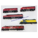 (5) HO Scale Model Train Engines