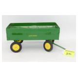 1/16th Scale John Deere Wagon