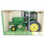 1/16th Scale Ertl JD 7800 Row Crop w/ Duals