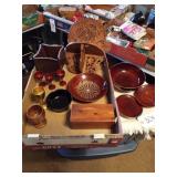 WOOD SHELF/DISHES