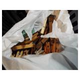 BASKET/VACUUM/CLOTHES PINS