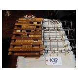 WIRE RACK / WOODEN CALENDAR