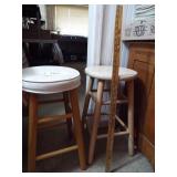 2 BAR STOOLS