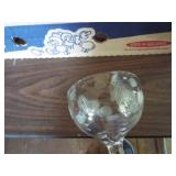 ECHED WINE GLASSES/PLUS