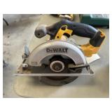 6 1/2 ' Cordless Circular saw no battery or