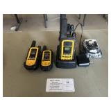 DeWalt Walkie Talkie with charger Works