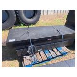 Truck tool box