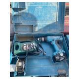 Makita drill with battery lot 276