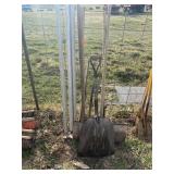 Shovels, bill float handles lot 292