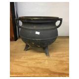 Cast Iron Pot Footed 12x9