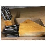 Oneida Knives And Blocks