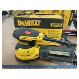 Dewalt 5 inch variable speed random orbit sander