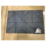 23 in x 36 in accent rug, blue, dirty