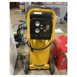 Dewalt 225 psi 15 gallon air compressor