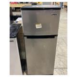 Magic chef refrigerator freezer