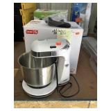 Dash stand mixer