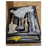 Two handle widespread bathroom faucet