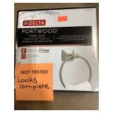 Delta towel ring