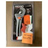 Rigid plastic pipe cutter