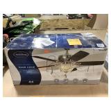 Harbor Breeze 44 in. Ceiling fan, missing globe