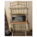 Bakers Rack 28x65x19 And Black And Decker Toaster