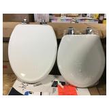 2 Toilet Seats