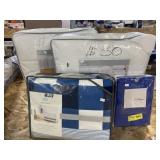 2 Twin Duvet Inserts, Crib Set