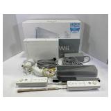 NINTENDO Wii IN ORIGINAL BOX - TESTED WORKS -