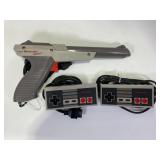 LOT OF 2 NES CONTROLLERS WITH GRAY NES LIGHT GUN