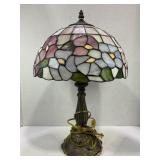TIFFANY FLORAL STAINED GLASS TABLE LAMP - 18' TALL