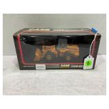 ERTL 1/50 CASE 621B WHEEL LOADER IN ORIGINAL BOX