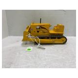 ERTL 1/16 INTERNATIONAL TV-25 CRAWLER WITH RUBBER