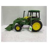 ERTL 1/16 JOHN DEERE 2940 STEERABLE WIDE FRONT
