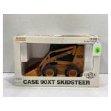 ERTL 1/16 CASE MODEL 90XT SKIDSTEER LOADER IN
