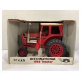 ERTL 1/16 INTERNATIONAL 1568 CAB OVER V8 TRACTOR