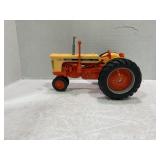 ERTL 1/16 CASE 730 NARROW FRONT DIESEL TRACTOR