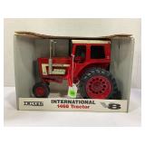ERTL 1/16 INTERNATIONAL 1468 FARMALL CAB OVER V8