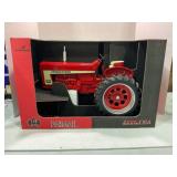 SCALE MODELS 1/8 MCCORMICK FARMALL 806 DIESEL
