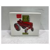 ERTL 1/16 MCCORMICK FARMALL 100 HIGH CLEAR