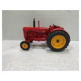 ERTL 1/16 MASSEY HARRIS 55 DIESEL WIDE FRONT