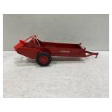 1/16 MCCORMICK DEERING 200 TRACTOR MANURE SPREADER