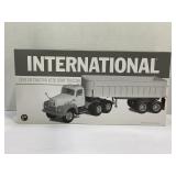 FIRST GEAR 1/34 1959 INTERNATIONAL RF-200 TRACTOR
