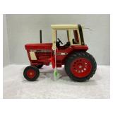 ERTL 1/16 INTERNATIONAL HYDRO 186 CAB OVER TRACTOR