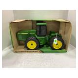 ERTL 1/16 JOHN DEERE 8760 COLLECTOR'S EDITION 4WD