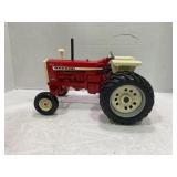 ERTL 1/16 IH FARMALL 1206 TURBO DIESEL WIDE FRONT