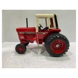 ERTL 1/16 INTERNATIONAL 186 HYDRO WITH CAB, DUALS