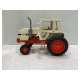ERTL 1/16 CASE 2390 TRACTOR WITH CAB AND WIDE